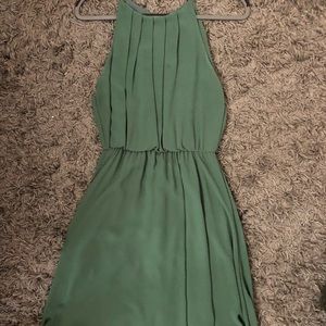 Cute green dress!